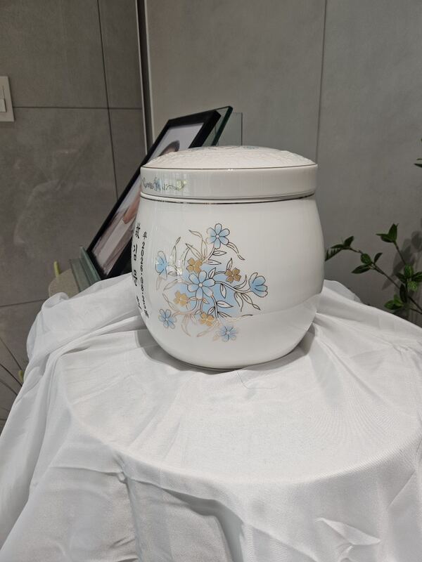 작은마침 실제 진행 사진 - 봉안함과 추모 자리