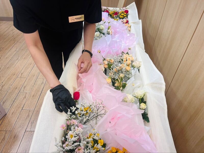작은마침 실제 진행 사진 - 입관 준비